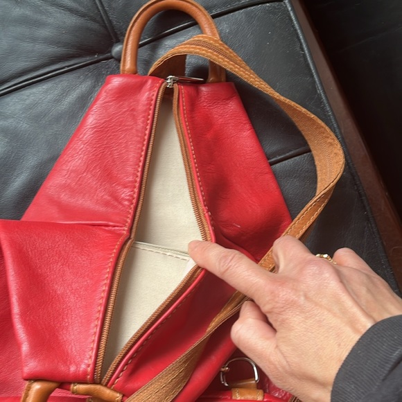 Convertible Crossbody to Backpack City Red Leather Purse - Picture 5 of 9